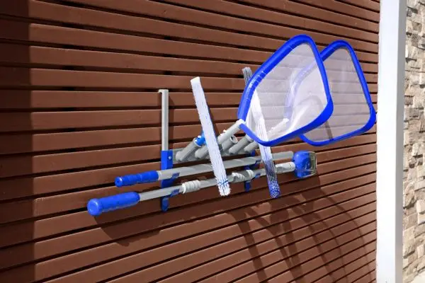 מתקן תלייה לאביזרי בריכה מק"ט 58674 בסטוואי